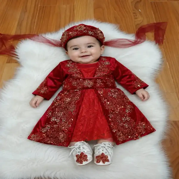 Kırmızı kadife bebek kaftanı