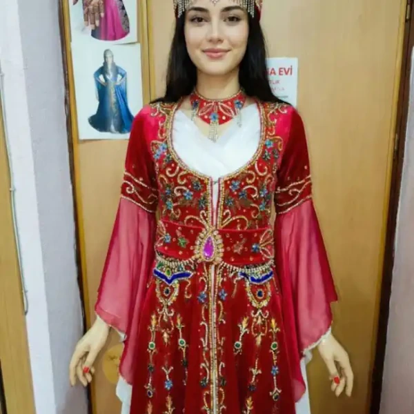 Kiralık kadife kaftan 